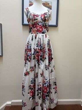 Dolce & Gabbana skirt  IT 44/ firm price-lowest price due to moving